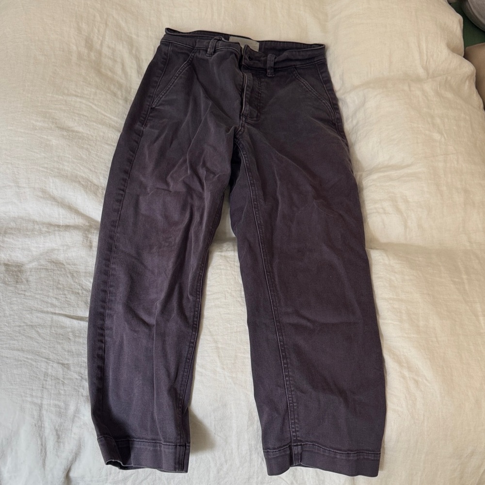 Everlane Women's Ankle Cropped Jeans Short in Plum - size 0
